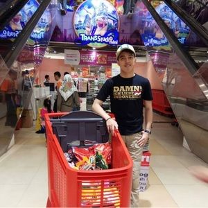 Meet your Posher, Daniel